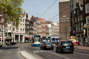 Eeuwenoude straat in Amsterdam krijgt oppepper